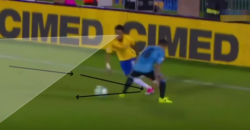 ネイマール：ドリブル技術：突破して敵の横の時点で次の敵に目を向ける