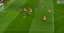 イブラヒモビッチ：シュートの技術：頭2つ上からヘッド